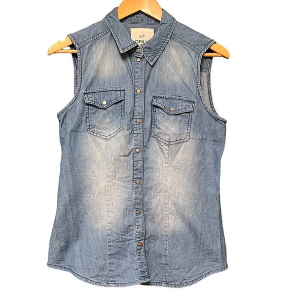 ONLY, Denim snap down Jean top. Size 8/medium - Picture 1 of 5